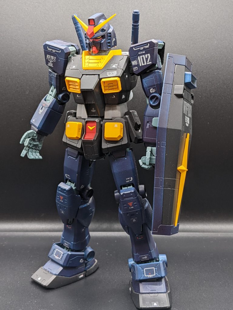 青が強かったので思いつきで上からクリアレッド吹いてます 