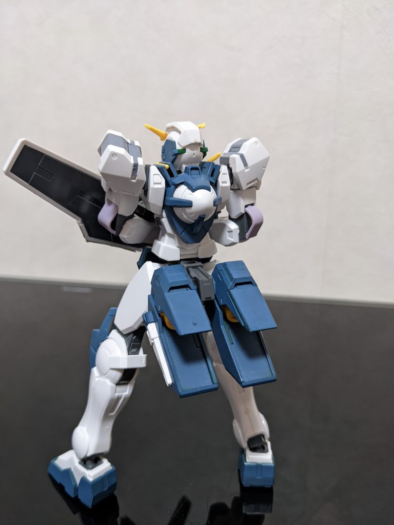 肘の紫色は…塗装し忘れました。