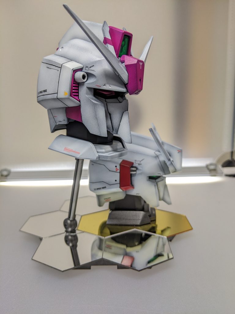 Z3はピンクパープルの部分を少し増やして色の存在感UPしてます。