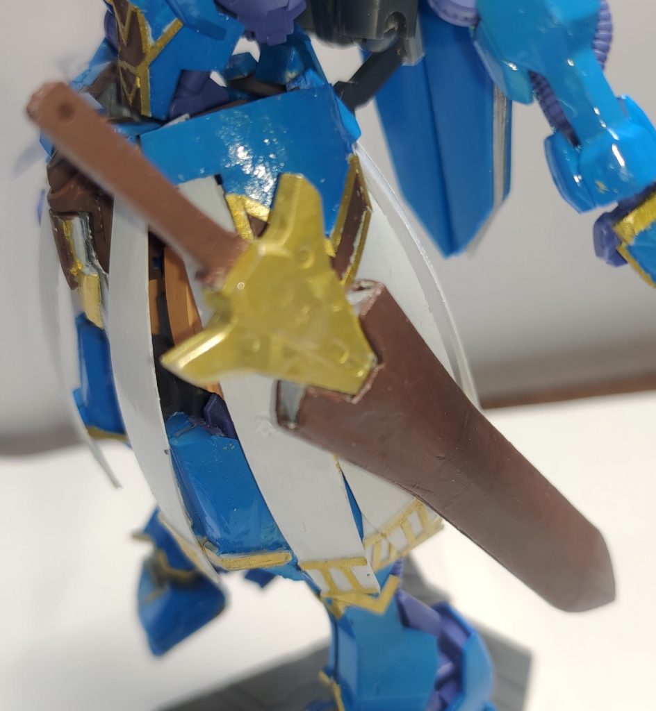 プルソンソード用の鞘をスクラッチしました。モビルスーツ戦闘では特に意味はありませんが、騎士道を重んじるパイロットだったと思っていただけると幸いです。