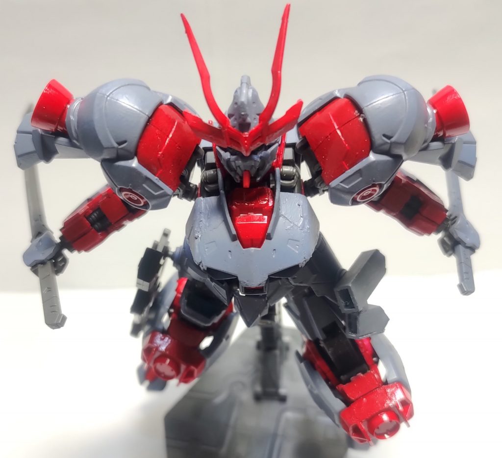 迫りくる[ オニ ]です。意図せずレンズのボケがあり、迫ってくるように見えているのが気に入っています。特に、意味はないですが逆手持ちっていうのは何とも刺激されますよね。