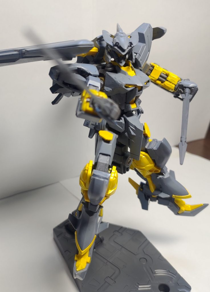 細剣「トンボキリ」です。見たままの、切っ先が鋭い剣です。「テング」のスピードで刺す。それだけの装備です。