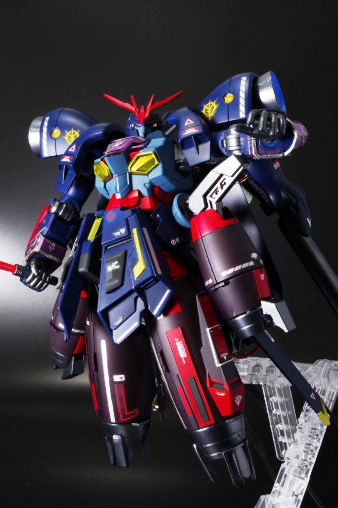 今回は初めてプラバンを使用。これは練習が必要ですね。電飾は背中にチップLED 8個肩にチップLED 2個アウンリゼに3mm砲弾 計4個目がクリアパーツなら顔にも入れたかったな…。