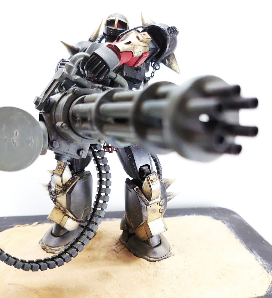 ガトリングが大きくて重いのでポーズの自由がとれなくて なかなかベストショットが決まりませんでした。