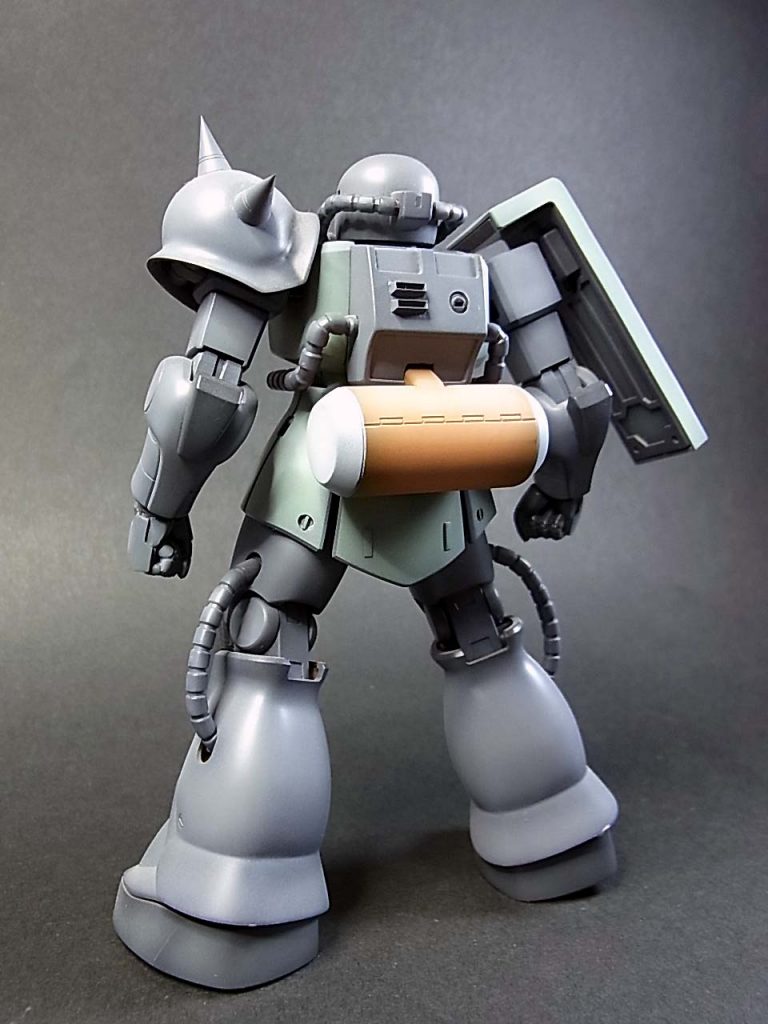 当時は今のようなスジ彫りなどは誰もやっていなかったのでディティールアップパーツを埋め込んだりスパイクを尖らせる程度の改造でしたがそれでも、随分楽しんだ記憶があります