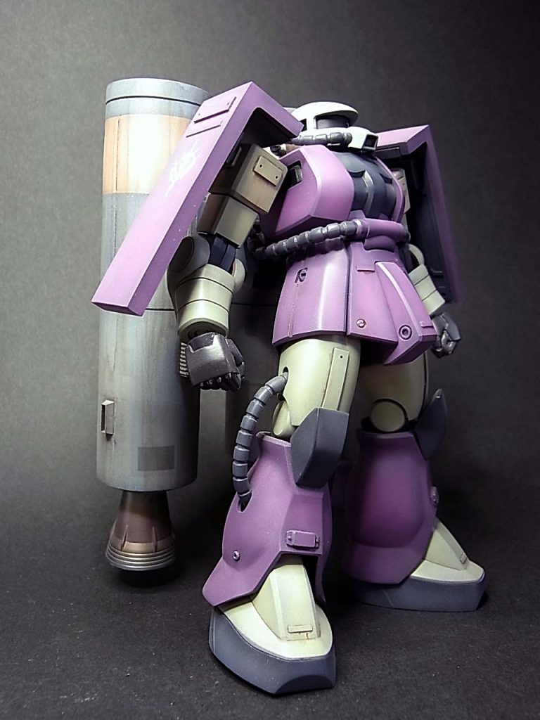 ソロモン・エクスプレスの影響を受けていたのか巨大ブースト・パックを背負った突撃型MSを作りたくなって