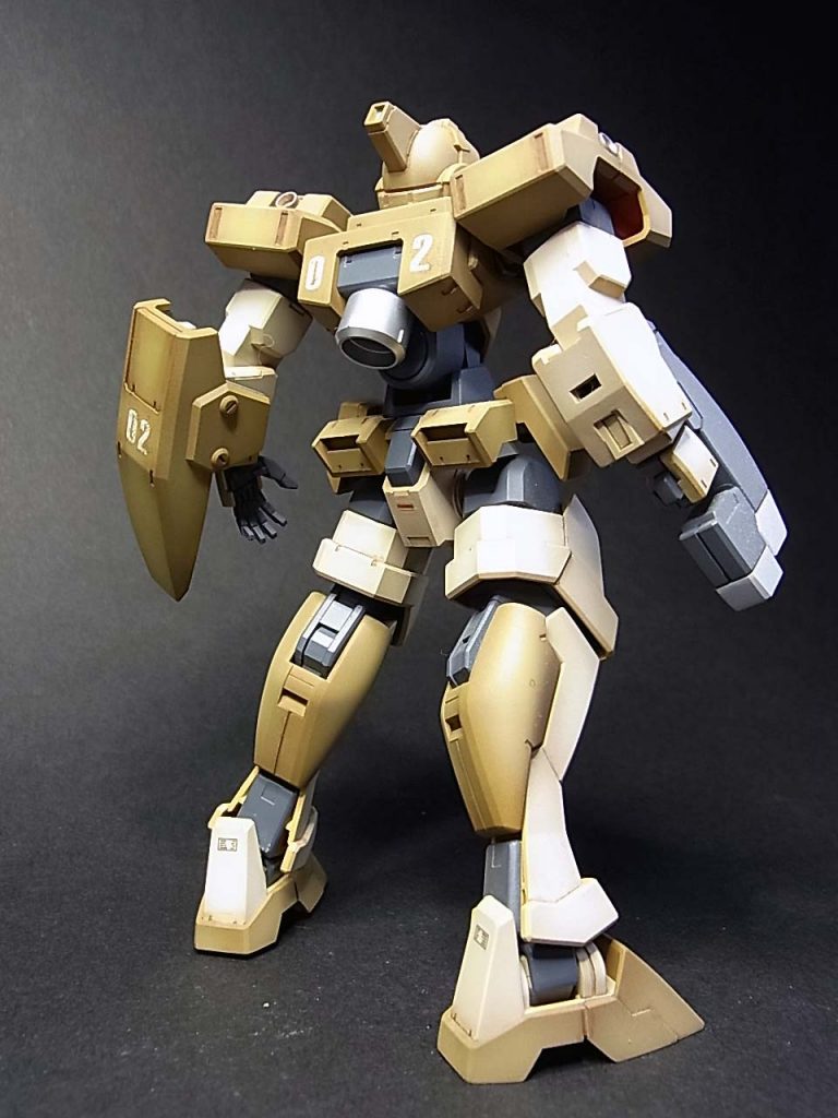 量産型らしいプレーンなデザインを表面処理だけは丁寧に…ないセンスを振り絞ることもなくほぼ、そのまま楽しんでおります。