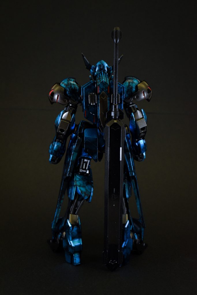 このバルバトスやっぱりすごく出来の良いキットで合わせ目がほとんど無くてあってもあんまり気にならない感じなので作ってて楽でした値段も1000円以下で手に入れれたので結構オススメです全身の模様は大理石風に仕上げてみました