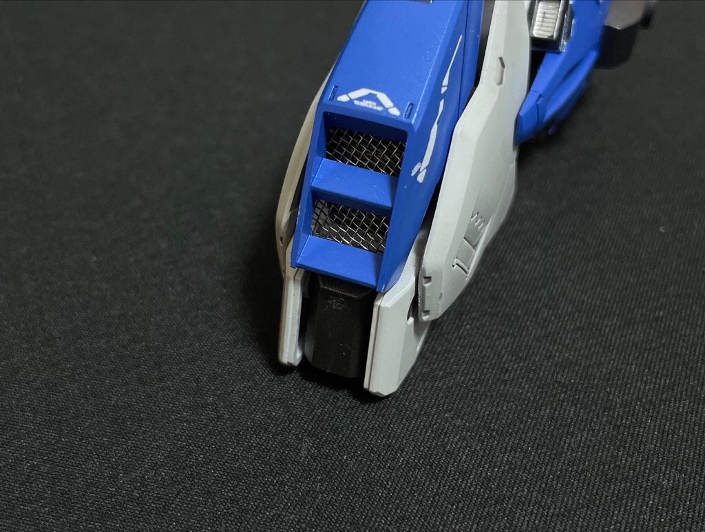 スリットのメッシュは100均の金網のおたまを使ってます。これだけで質感アップです。