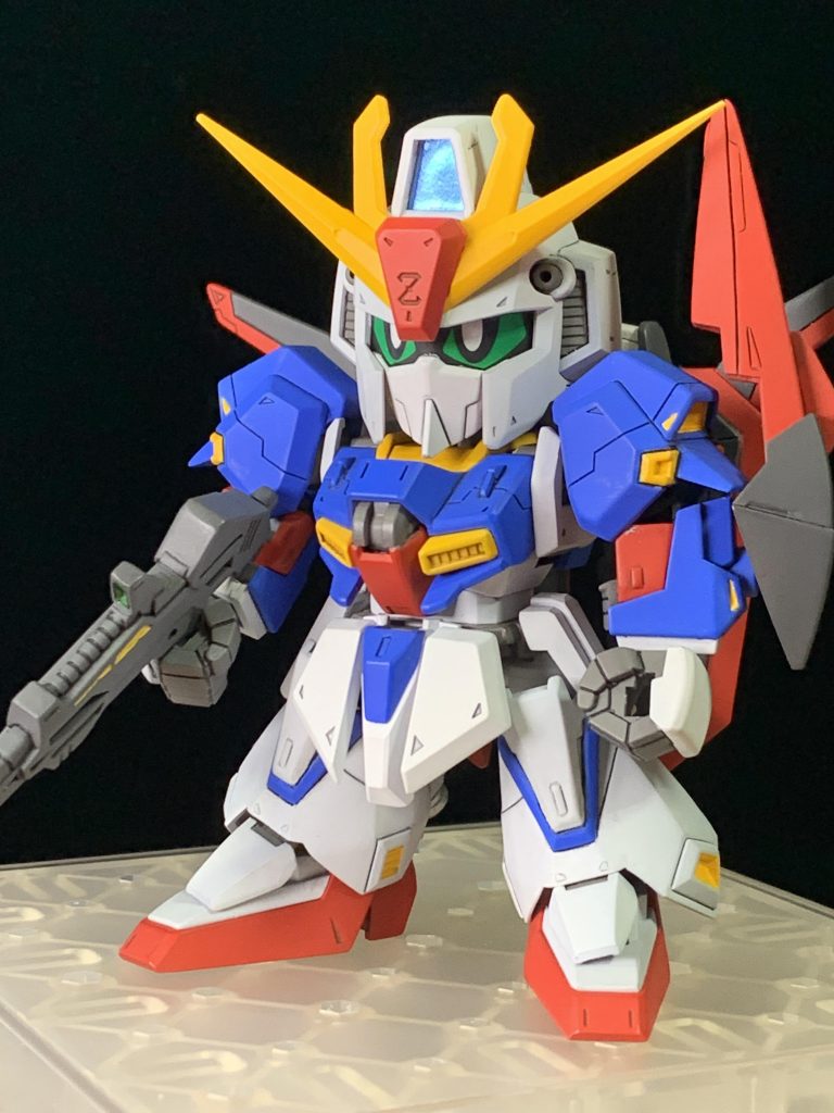 SDフレーム状態も一応再現できます。腕周りがほとんど稼働しないのが厳しいです。