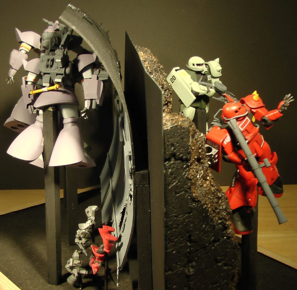 このジオラマの裏には、「ちょっと待て（その２）」があります。