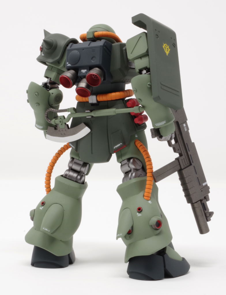 ランドセルのバーニアはハイキューパーツのSTDスラスター8mmを使用しました。ヒジのスパイクは申し訳程度の突起だったので、除去してハイキューパーツのマイナスパイル2mmに置換しました。ふくらはぎ裏のスラスターは、くり抜いてハイキューパーツのツインパイプ2 2.5mmに置換。