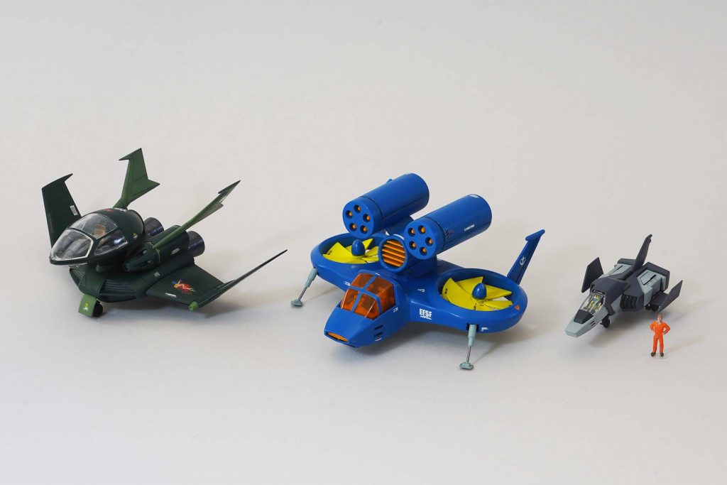 ジオン軍のドップ、連邦のコアファイターと並べました、ドップとだいたい同じ大きさです。