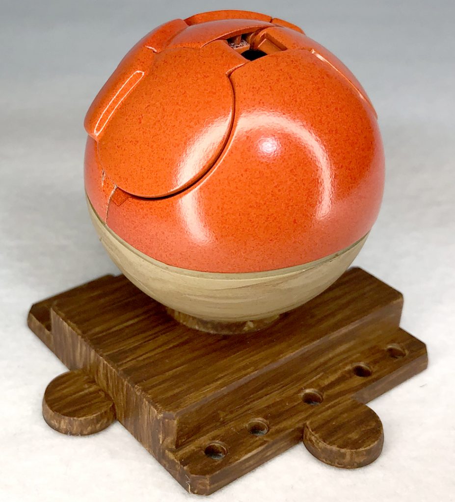 バックショット原種ビリリダマより明るい、朱色を目指して塗ってみましたなかなか思い通りの色になったかと♪