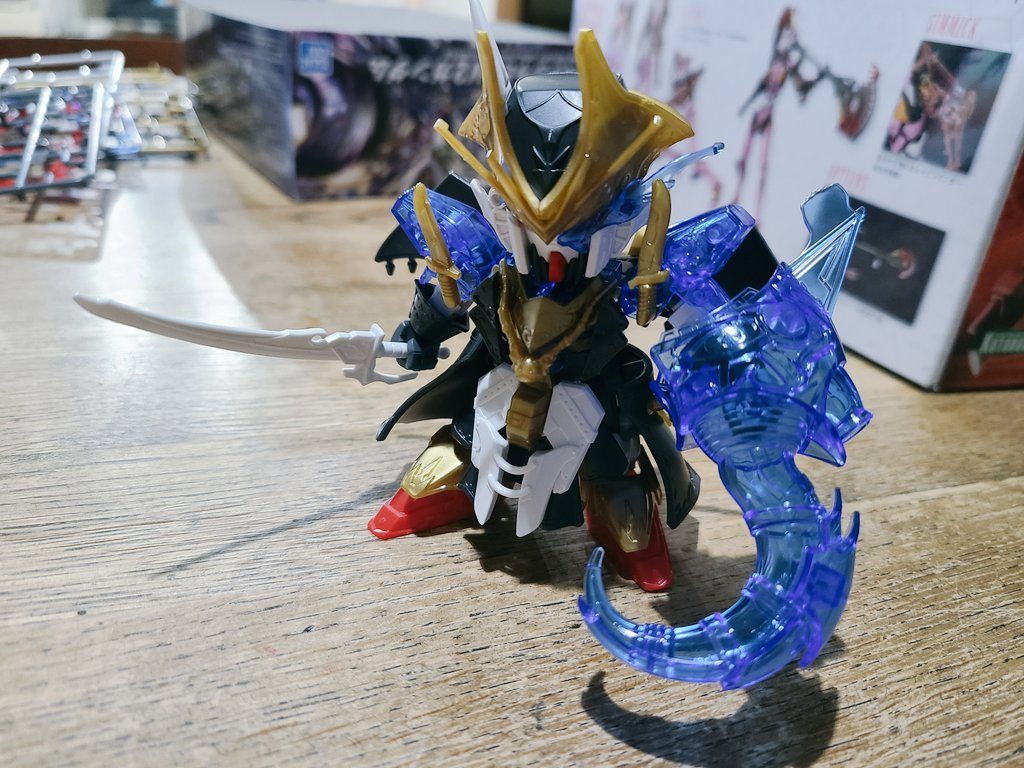 パチ組状態です。塗装前提だと、クリアーパーツは厄介でした…