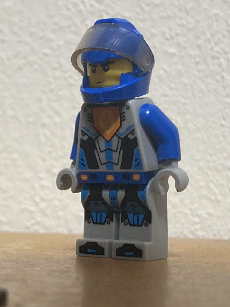 パイロットです。一応ロンド・ベル隊員です。ノーマルスーツが全然ちがいますが…。（影になってて見にくいですかね）