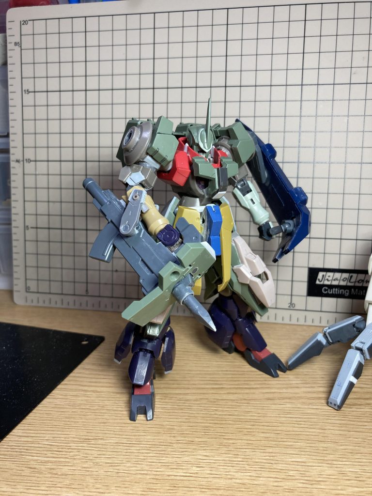 他の武器も作成中。甥っ子に貰ったシェヘラザードのバズーカでパイルバンカー。