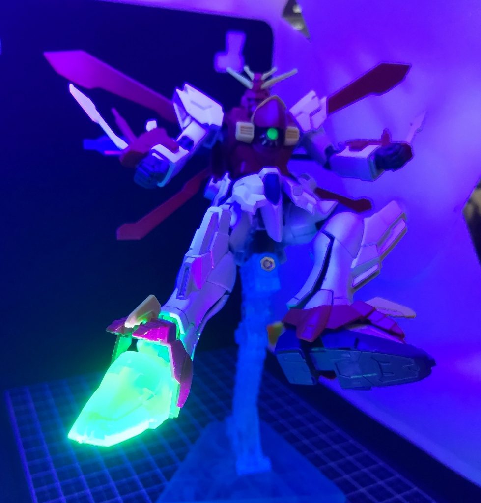 スーパーイナヅマキック❗️ブラックライト照射。