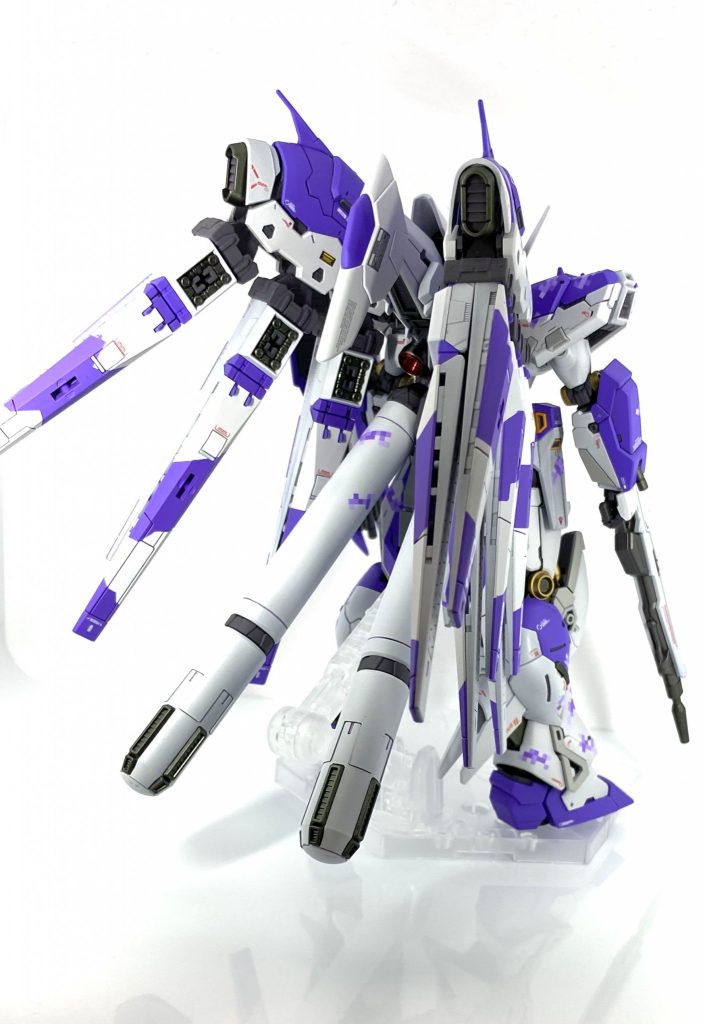 背中とふくらはぎのバーニアは、HiQのメタルバーニアに塗装してます。 