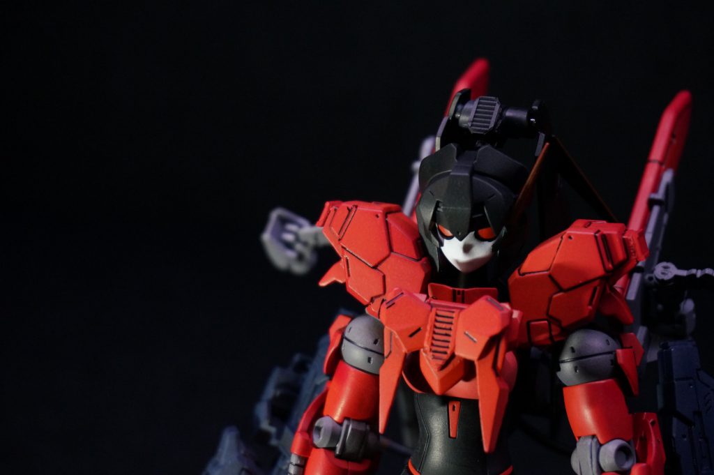 『Eclipsed-conductor』空間把握能力が著しく上昇戦域の個体識別からロックオンまでを客観的に行う。その名の通り、全周を多い、凌駕する。デメリットとしては搭乗者の脳の一部を演算領域として使用、神経伝達を導体として使用される。その為、使用後、自分の体の認識ができなくなる「可能性」がある。