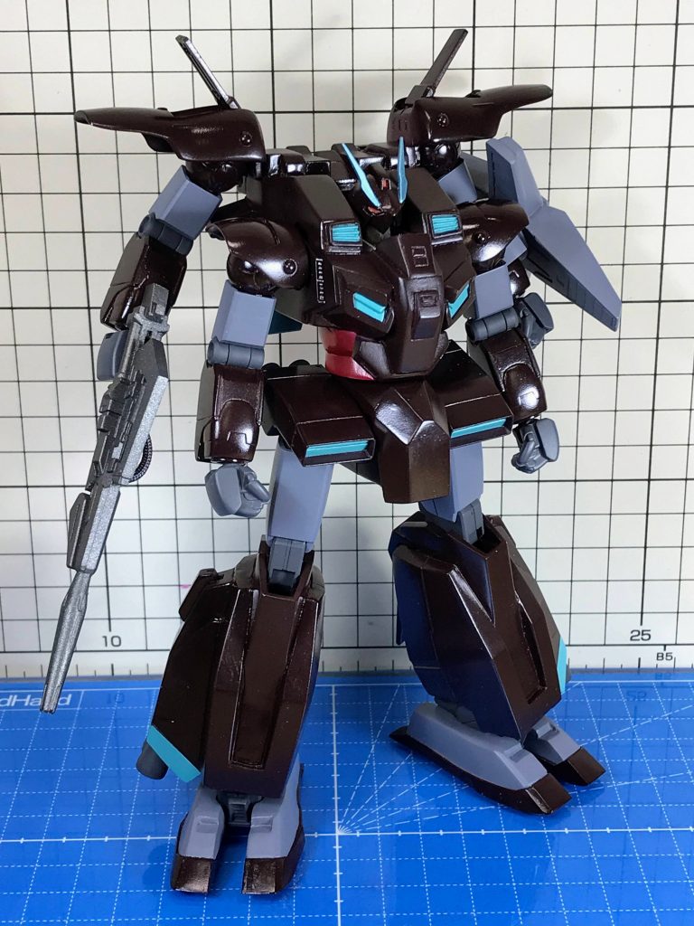 基本色のベタ塗りと部分塗装が終わったところ。