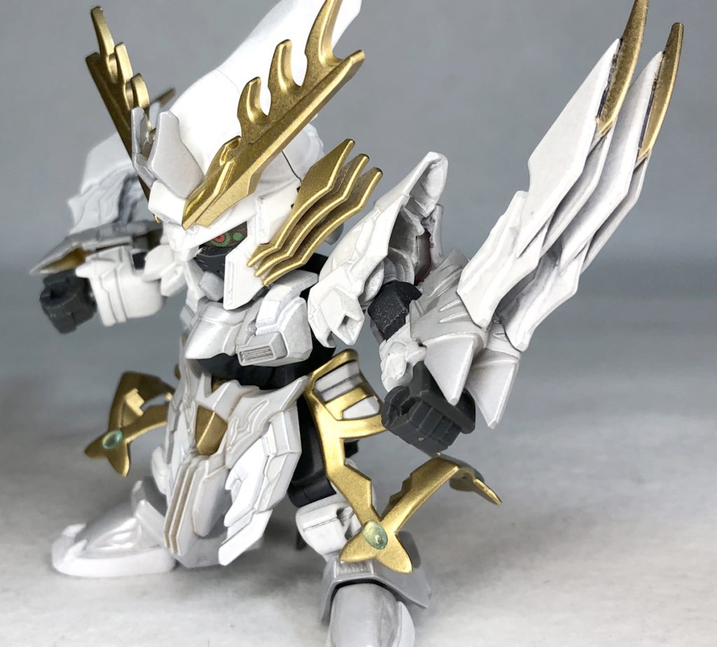 肩にクロスシルエットの肩フレームを移植してるので腕を開いたりとかの動作が良く動きます！