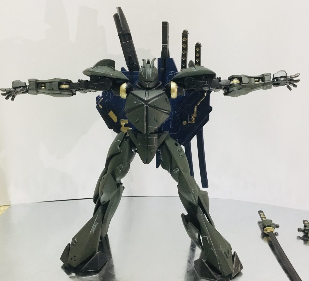 ボールジョイントにしたおかげで腕が前後左右にグリグリ動くようになりました。