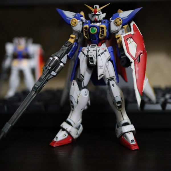 2-1 RG ウィングガンダム　成形色仕上げ