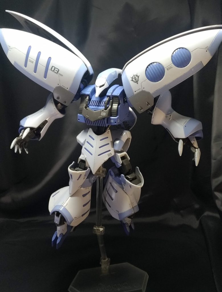 良く動くフレームではあるんですが、パーツの重さに負けて自立は出来るんですけど、バランスが崩れるのでスタンド付けといた方が安全です(苦笑)