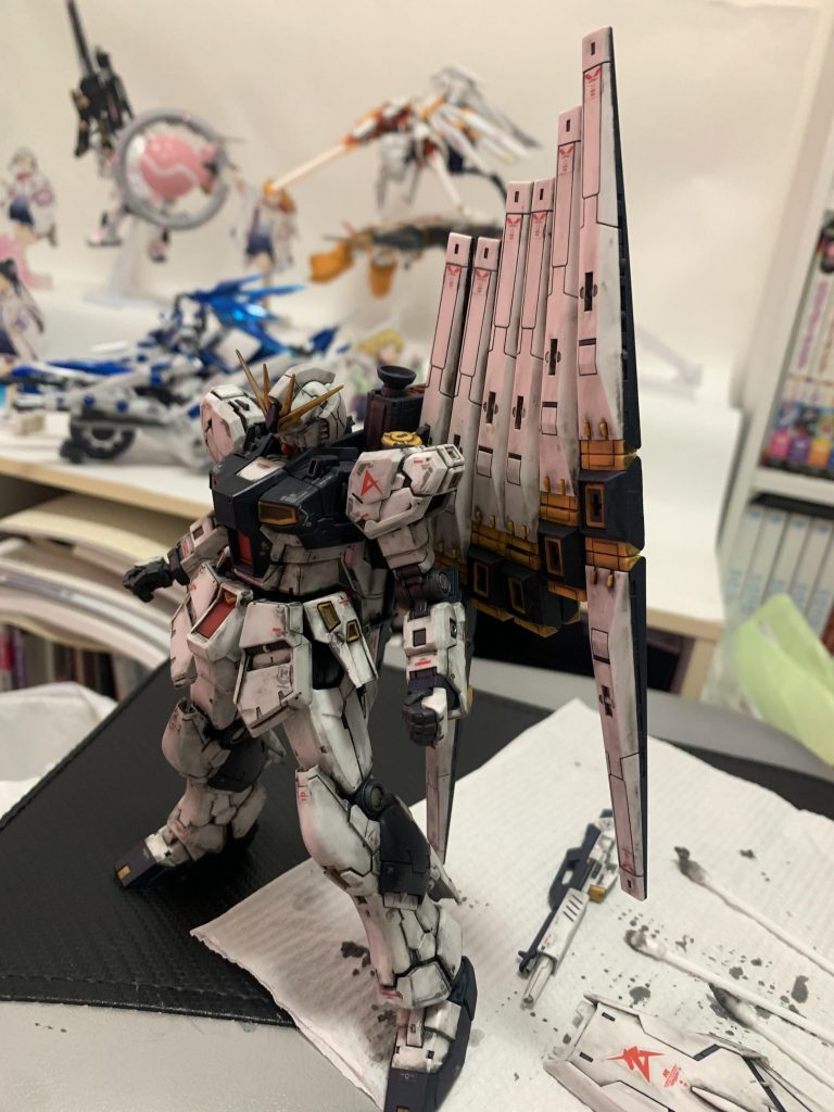 ある程度拭き取るとこんな感じ。これだけでもなかなかかっこいいですが、ちょっと物足りない。