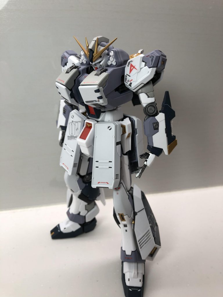 まずはファンネル無しの状態。すでに、ゴツいですね。