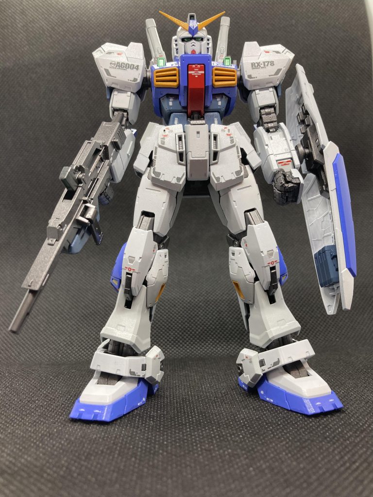 初めてこんなにデカール貼りました目が疲れて痛い・・・デカールを沢山貼ったので墨入れはちょっとくどくなるなぁと思ったので今回はスミ入れをスルー