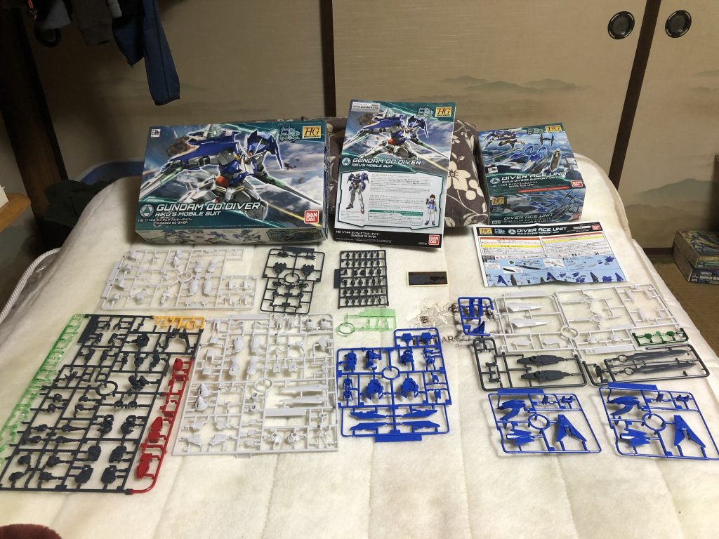 組み上げてから改めて見ると、このパーツ数であのクオリティが出せるというのが信じられないですwカスタム機をこれ以上カスタムするセンスはないので、今回もちょい塗りでいきまーすw