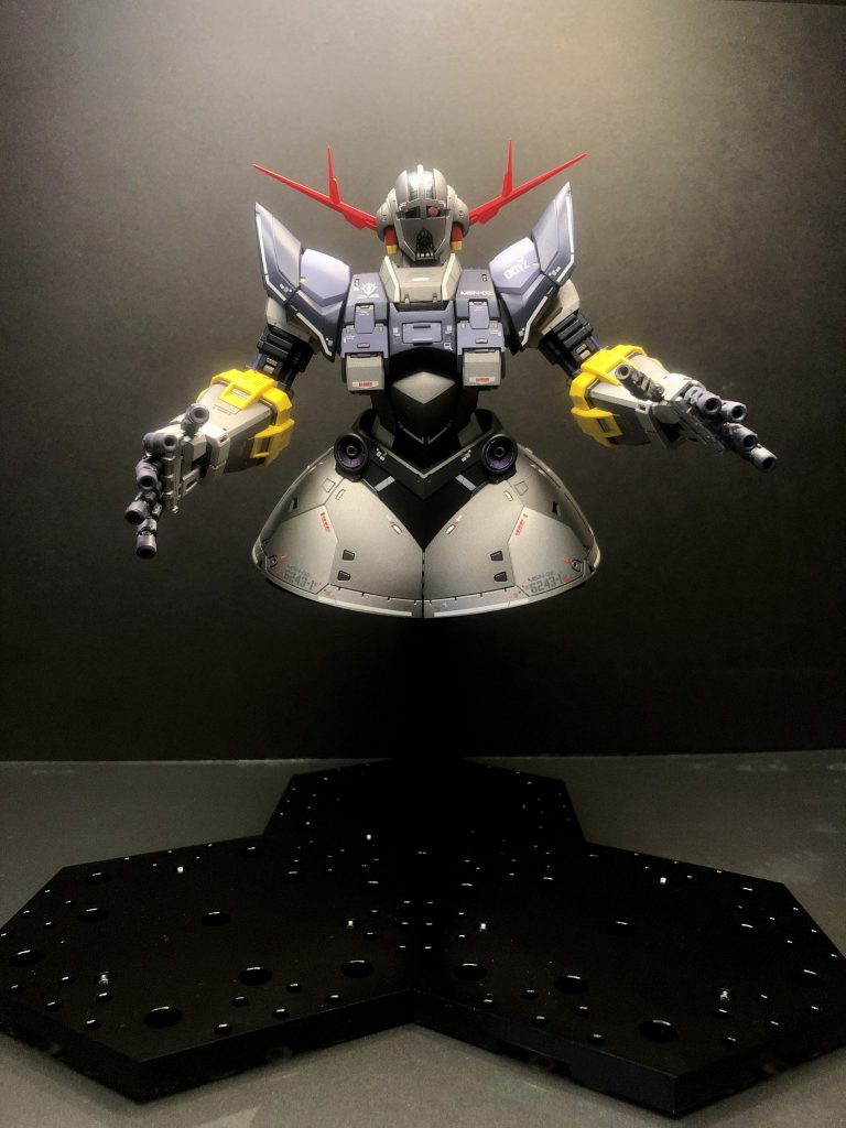 付属のスタンドはガイアノーツのEx-ブラックで塗装しました。