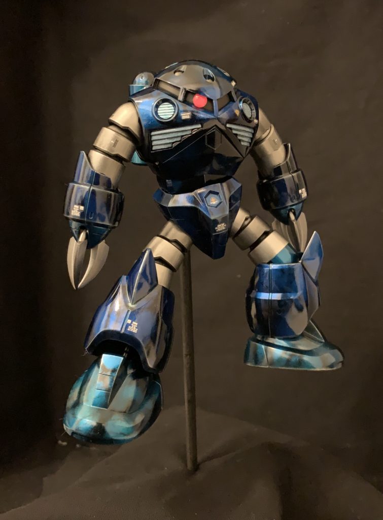 表紙のズゴックです。背景を隠さないとこんな感じです。