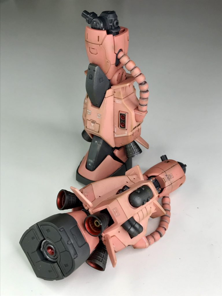 高機動型ザクといえば、この脚と…