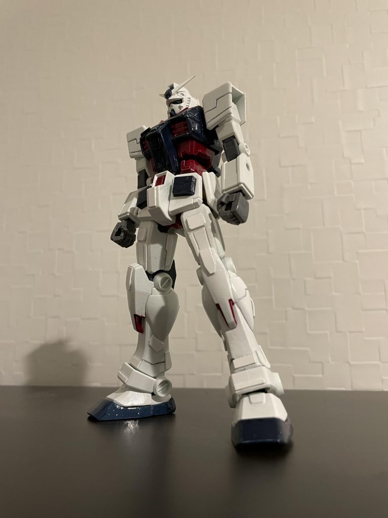 サンダーボルトカラーになってもらいました。フルアーマーガンダムも転売されてて買えない巣ごもり需要や、生産数が少ないこともあって転売ばっかりでガンプラの品薄が続くのはつらいですが、ガンダムに注目が集まってるのは嬉しいですね