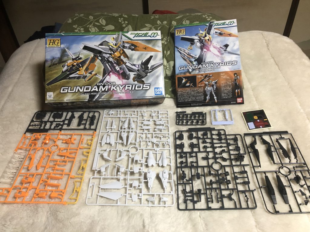 初の可変機ということでややビビりながら開封…意外とシンプルなんですね…^_^;