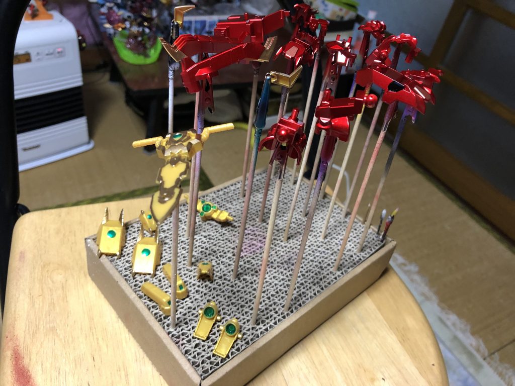 パーツ構成もシンプルなのでちょいちょいと塗って…