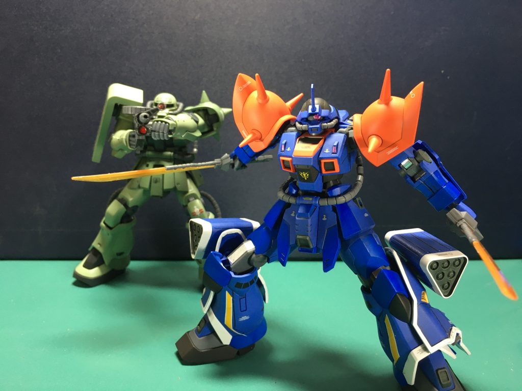 過去作のザクⅡF2型と。イフリート改は僚機に支えられて吶喊する前衛というイメージですね。