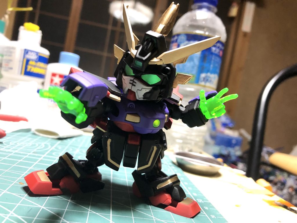 なんとかかんとか完成です!ノーマルフェイスの通常カラーだとかなり顔が大きく見えてしまう感じだったので、マスクの塗り分けは頑張りました。