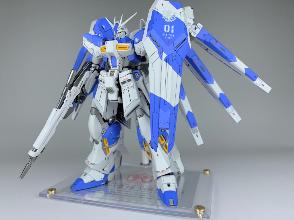 まずは素立ち本体の出来はとても素晴らしいので、大幅には変更していませんが、ファンネルコンテナ上部のピンは切り飛ばしました〜あと配色を自分好みにしています😁