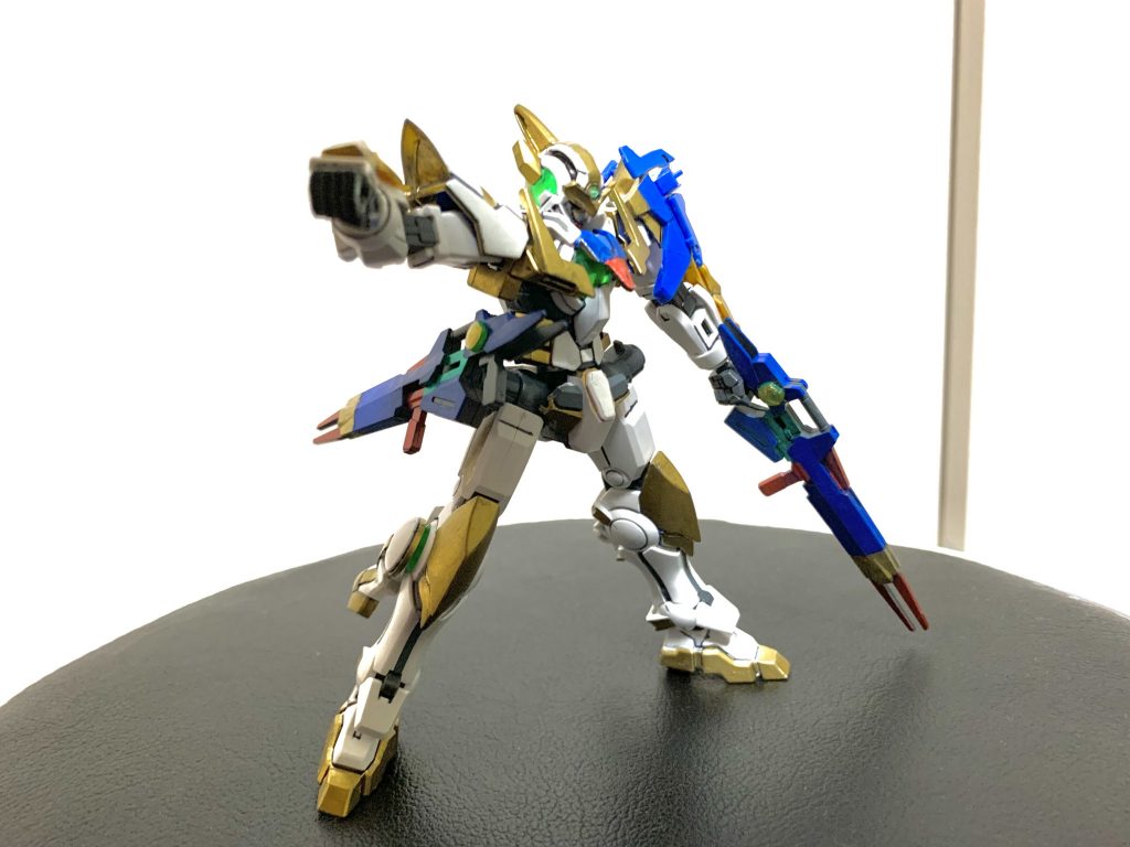 武装紹介2GNヴァリスコードギアスではお馴染みのヴァリスを形がそっくりなダブルオースカイのライフルをベースに作成しました。腰にマウントできます。