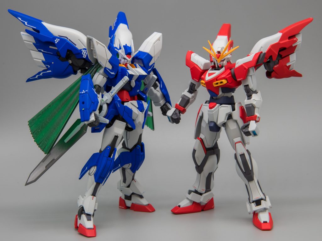 以前制作した機体と一緒に、どちらもシナンジュのブースターを付けています。