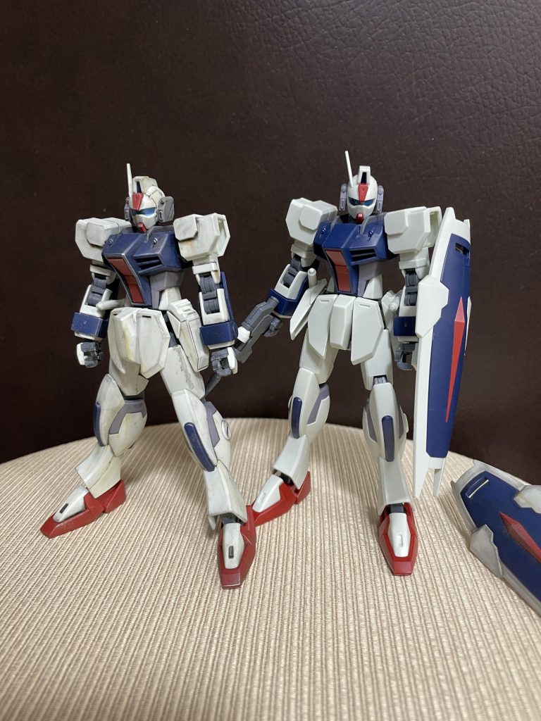 パチ組で手を加えてないダガーLとの対比。それとなく差別化は出来たけどガンマカの限界。そして私の技術の限界。