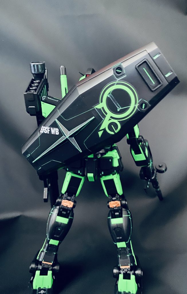 バックになります！とにかくグリーンが綺麗ですよね(^^)盾のデカールが気に入ってますので、載せましたm(__)m