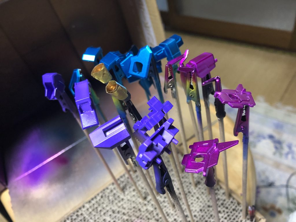 悩んだ結果、プリムローズ=サクラソウということで、安直ですが紫/ピンクで…だ、大丈夫だろうか…w