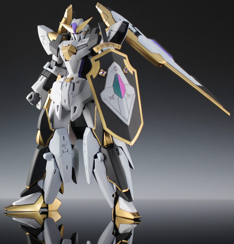 正面画像アイズガンダムとガンダムテルティウムのミキシングで作成しました。