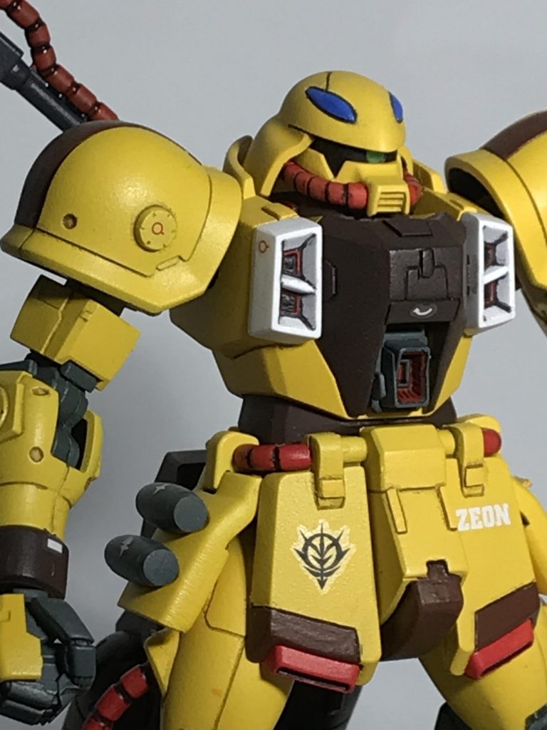 遠距離兵器は腹部のメガ粒子砲