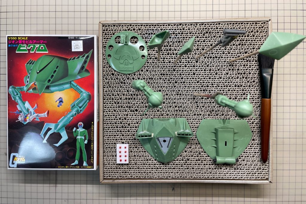 パーツ数は少ないですが、合わせ目のズレがすごくて修正に時間がかかりました。